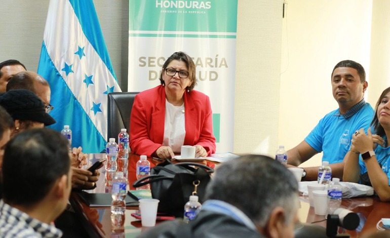 Nueva ministra de Salud dice que es familia de los&nbsp;“Picapiedra”