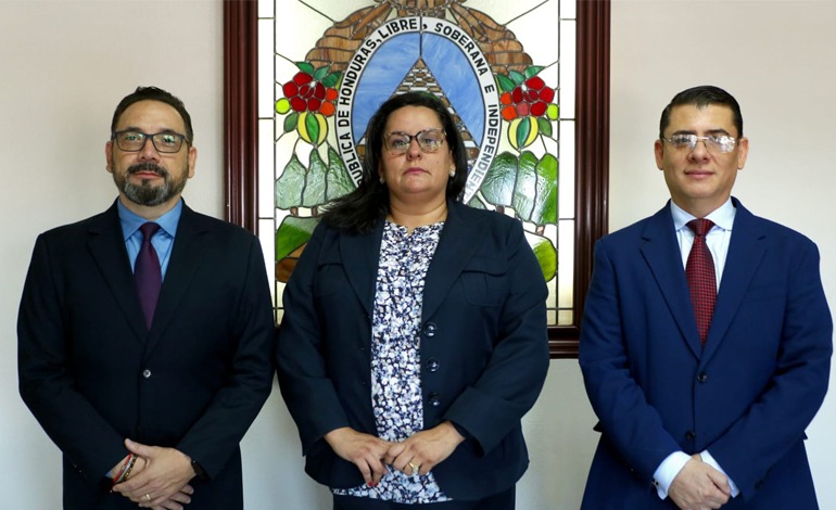 Asume funciones nuevo pleno de magistrados del&nbsp;TSC