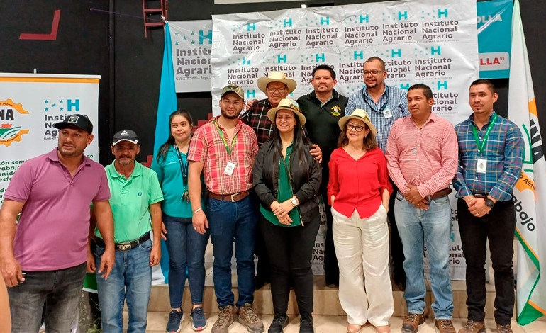 Éxito total en la entrega de maíz a través de las empresas&nbsp;campesinas