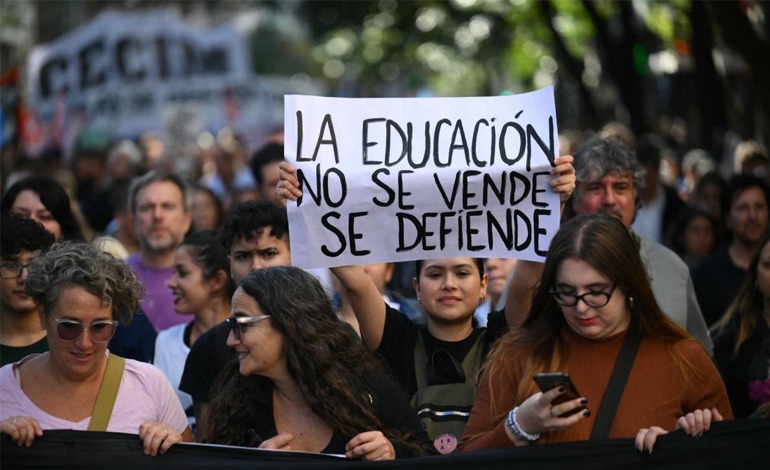 Milei mantendrá universidades&nbsp;públicas