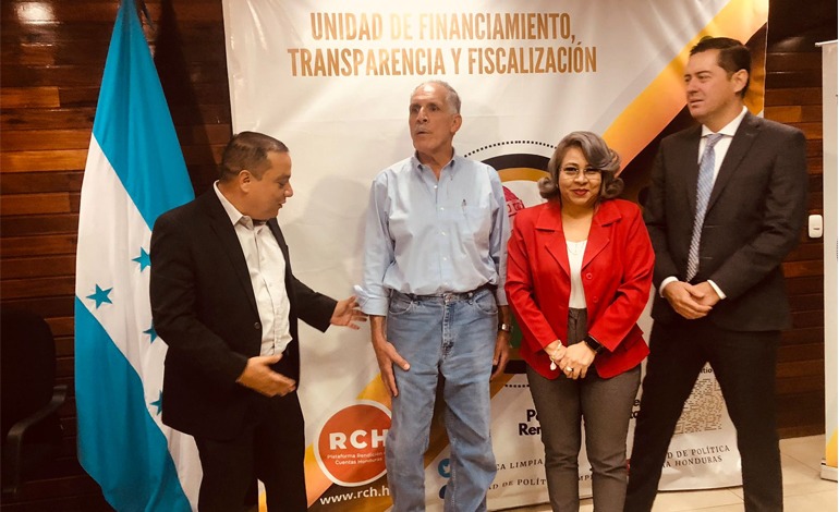 Papi a la Orden se presenta ante la Unidad de Política&nbsp;Limpia