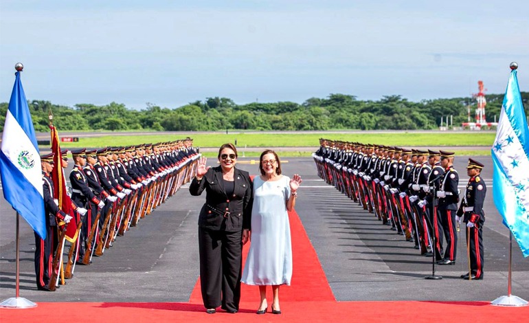 Presidenta en El Salvador para toma de&nbsp;posesión