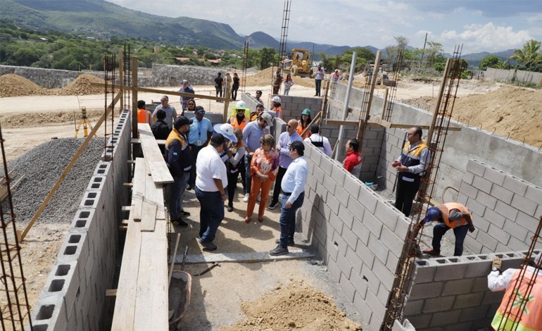 Alcalde supervisa avances en la construccióndel proyecto habitacional Villa&nbsp;Solidaridad