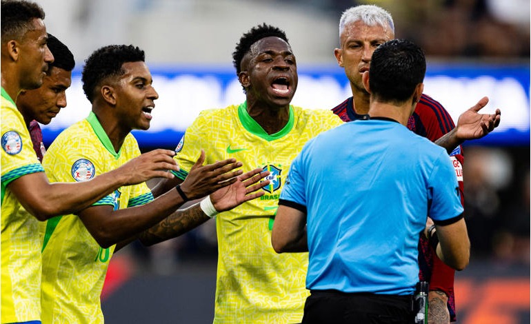 Los regates de fantasía de Vinicius, sus burlas y sus&nbsp;broncas