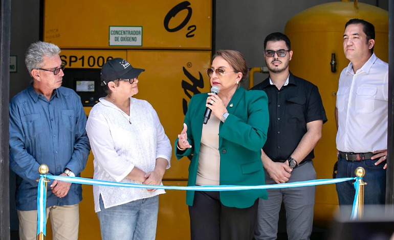 Xiomara Castro inaugura seis plantas generadoras de&nbsp;oxígeno