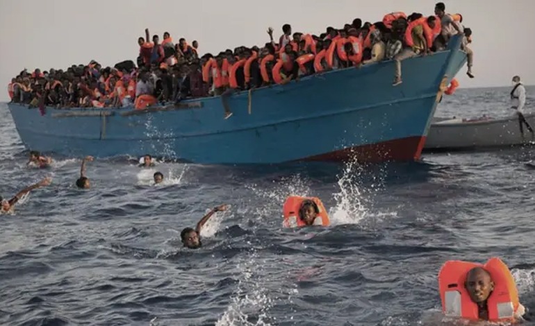 40 migrantes muertos en incendio de&nbsp;embarcación