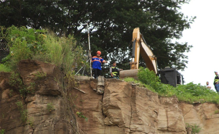 Previene muertes por derrumbes controlados de&nbsp;rocas