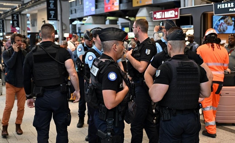 Francia continuaba el sábado perturbado por el&nbsp;ataque