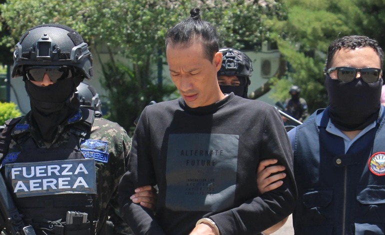 2 “reyes del fentanilo” extraditados a EE.&nbsp;UU.