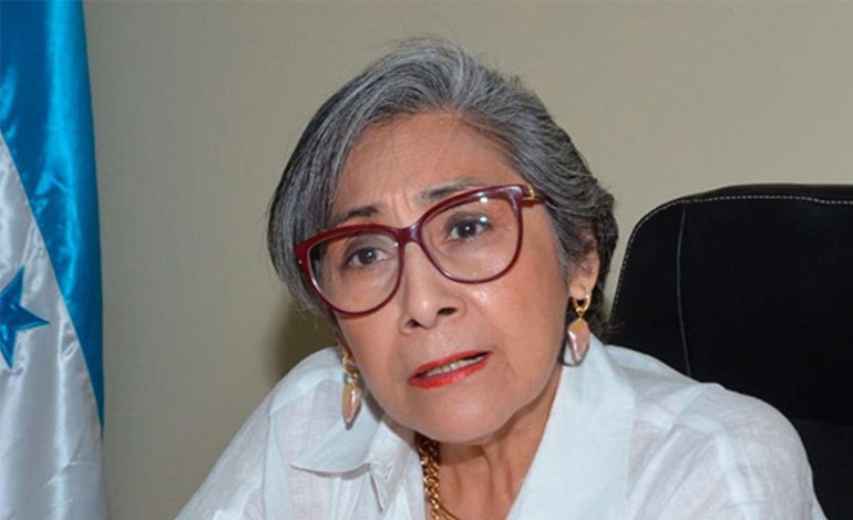 Involucran a precandidata para frenar garantía contra&nbsp;banco