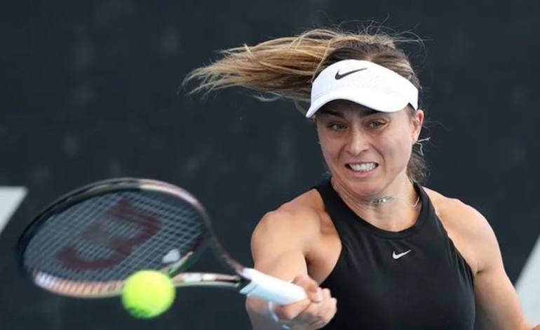 La tenista brasileña Beatriz Haddad Maia encaja una&nbsp;derrota