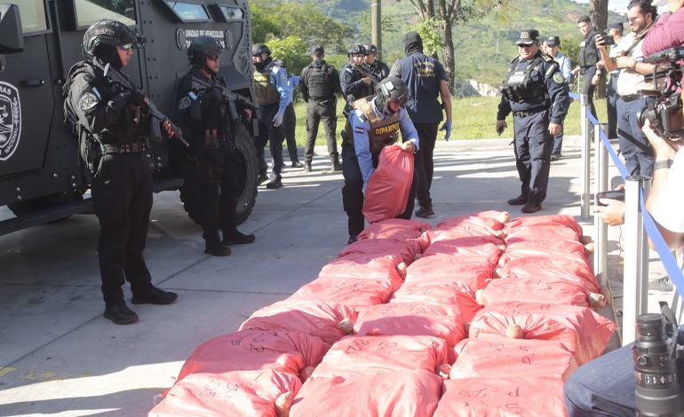 Decomisa cargamento de drogas valorado en L400&nbsp;millones