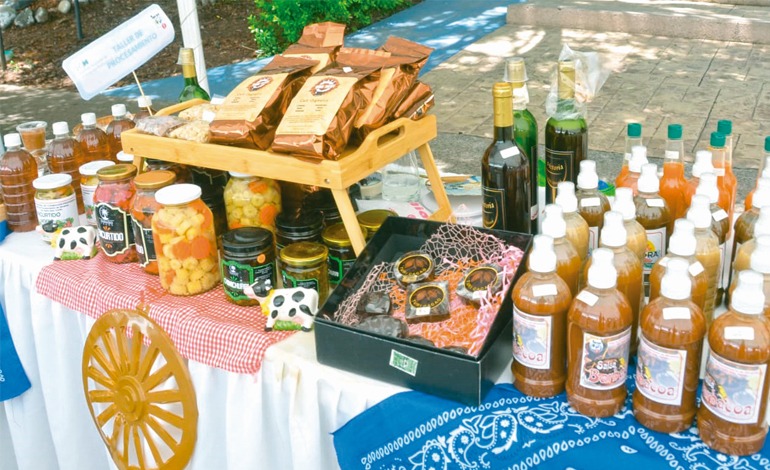 Feria comercial ofrece productos agrícolas de los alumnos del&nbsp;Infop