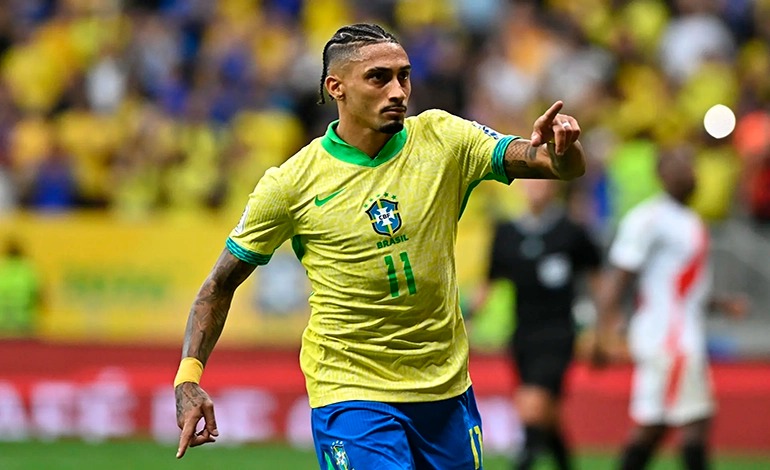 La zurda de Raphinha deja como “momia” a&nbsp;Perú