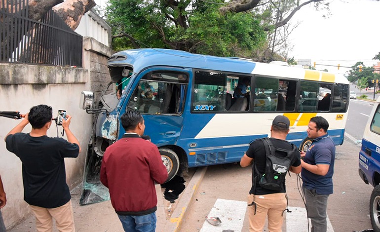 26 heridos en choque de “rapiloco” con chofer&nbsp;borracho