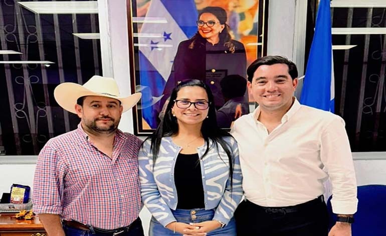 Diputada impulsa la cosecha de café en Cucuyagua,&nbsp;Copán