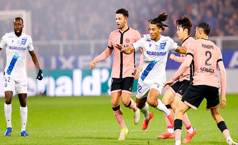 El París SG volvió a dejar dos puntos en su visita al&nbsp;Auxerre