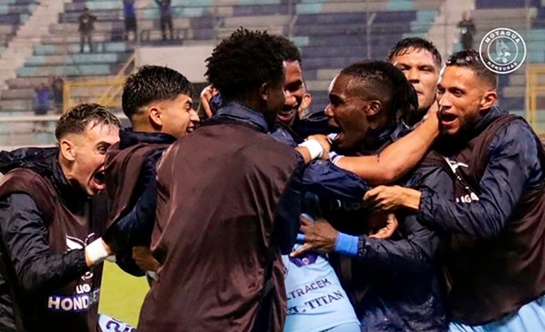 Motagua golpea primero