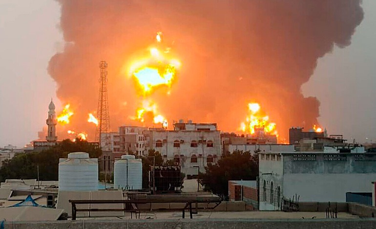USA bombardea blancos&nbsp;hutíes