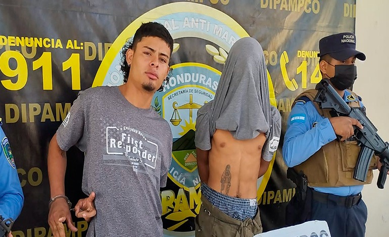 DIPAMPCO captura a hermanos mientras cobraban&nbsp;extorsión