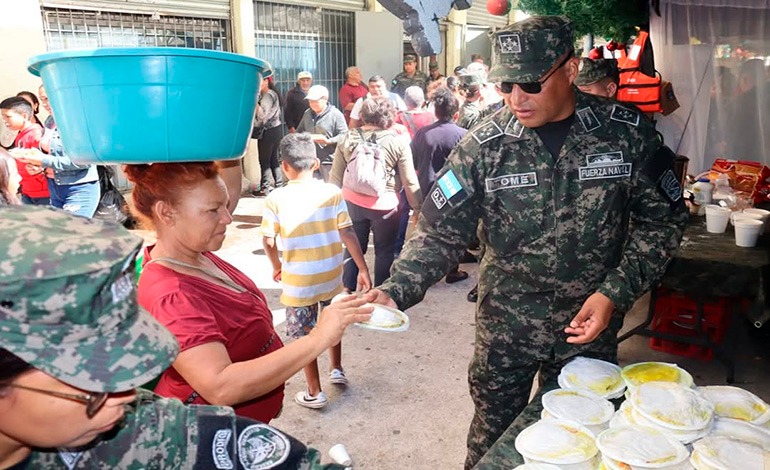FF. AA les lleva la Navidad a centenares de&nbsp;capitalinos