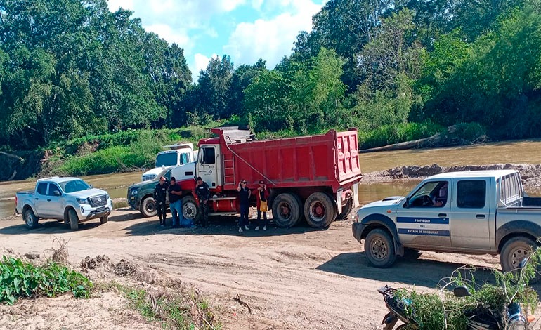 Decomisan 5 volquetas en río Guayape,&nbsp;Olancho