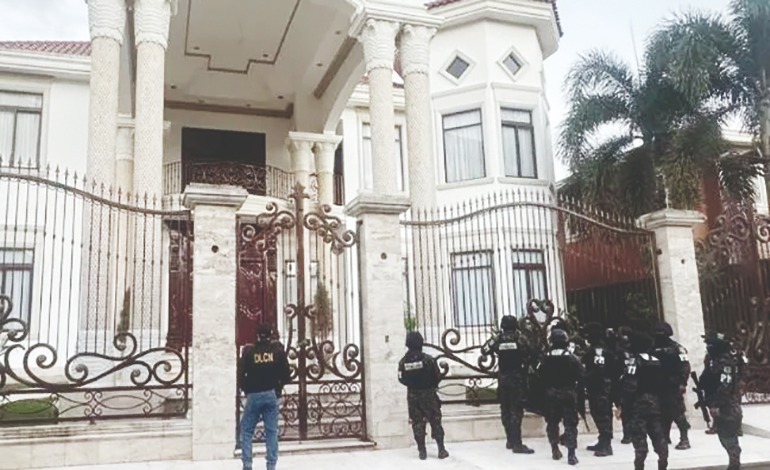 Aseguran más bienes a padre e hija en&nbsp;SPS