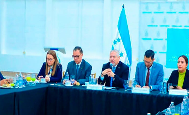 Definen estrategias de empleos a favor de&nbsp;retornados