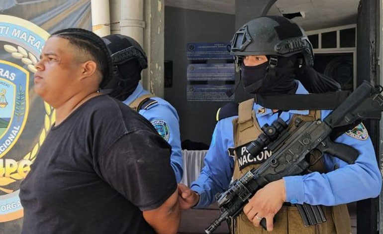 DIPAMPCO captura a 2 vendedores de&nbsp;armas