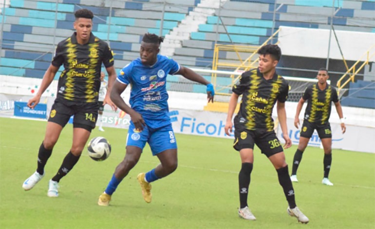 Real España come “jaiba&nbsp;brava”