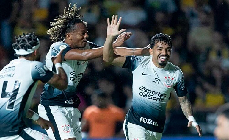 Con su brujo venezolano, Corinthians abre en&nbsp;Caracas
