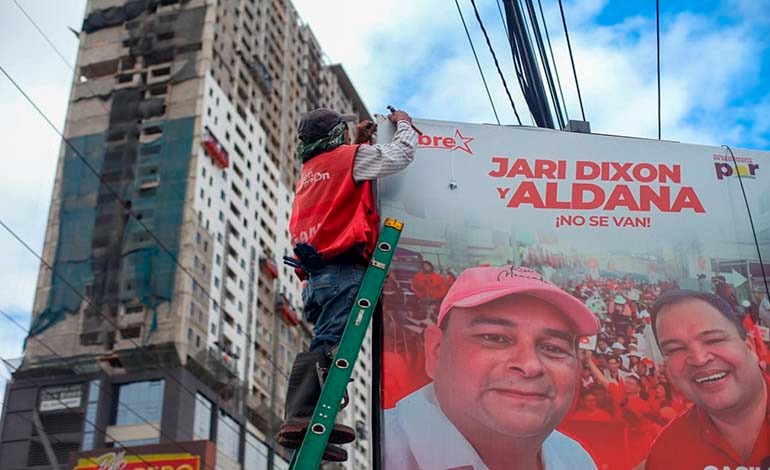 AMDC retira propaganda electoral de las&nbsp;calles