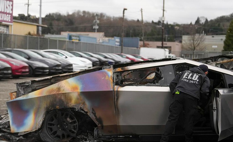 3 inculpados por terrorismo contra&nbsp;Tesla