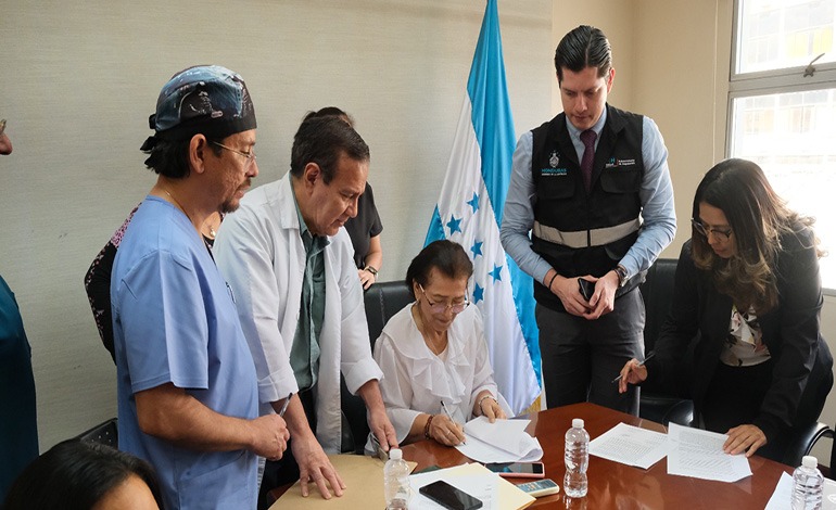 SESAL y CMH concluyen la huelga de&nbsp;médicos