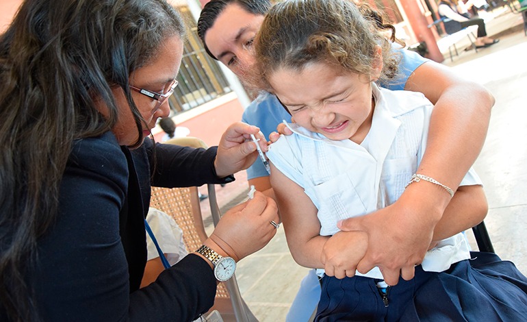 Inicia vacunación infantil contra&nbsp;dengue