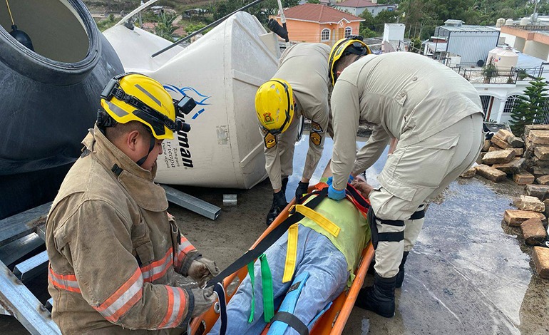 Bomberos rescatan a persona en Santa Rosa de&nbsp;Copán