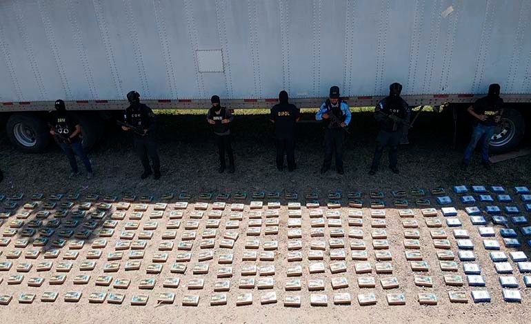 Incautan 786 Kilos de cocaína ocultos en&nbsp;contenedor