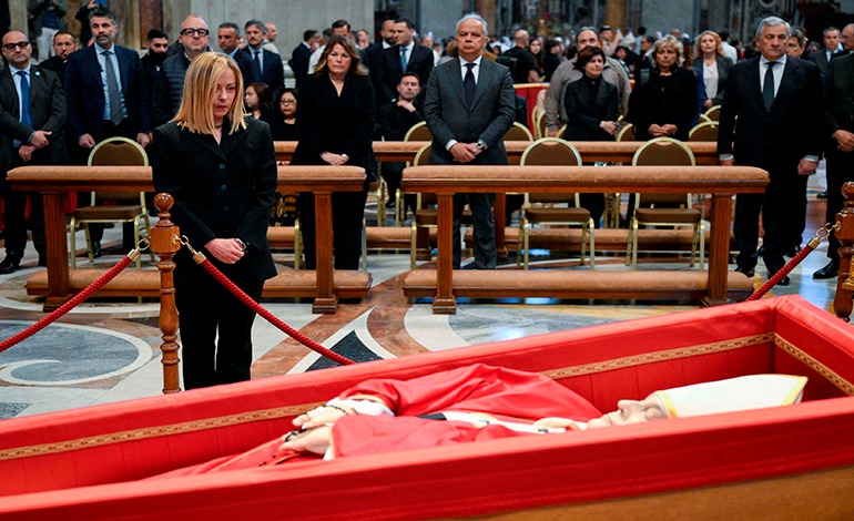 Unas 250.000 personas presentaron sus respetos ante el féretro del papa&nbsp;Francisco