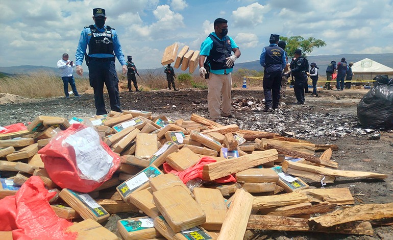 Incineran 786 kilos de cocaína y 417 paquetes de&nbsp;marihuana