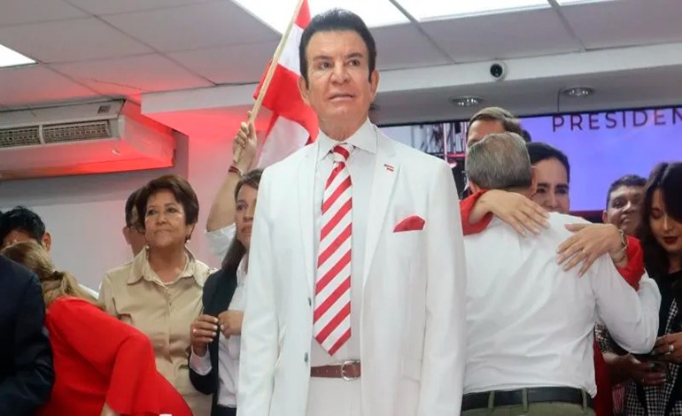 Salvador Nasralla: Son “manotadas de ahogado” esas solicitudes de&nbsp;renuncia