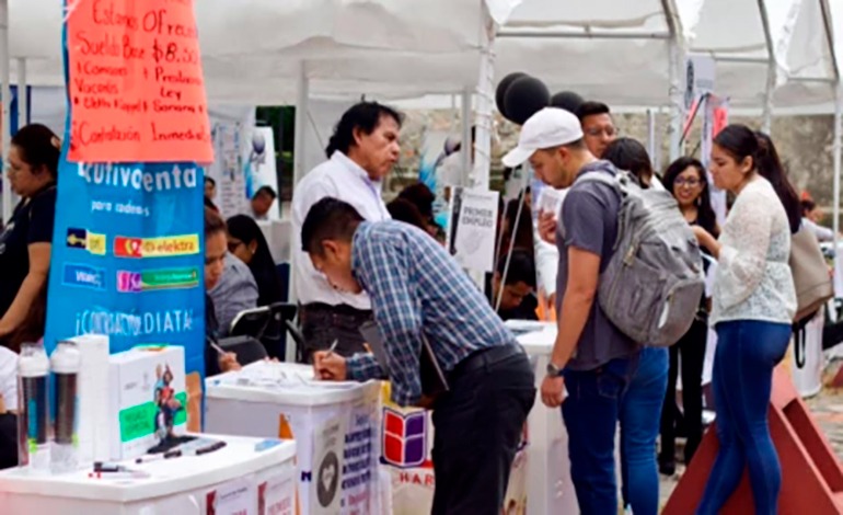 Llenazo por una&nbsp;“chamba”