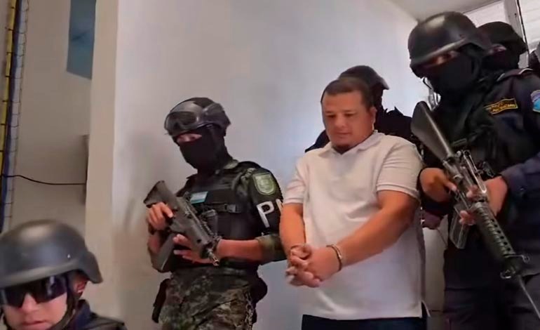 Acusados de millonario lavado, presos gerente y su&nbsp;esposa