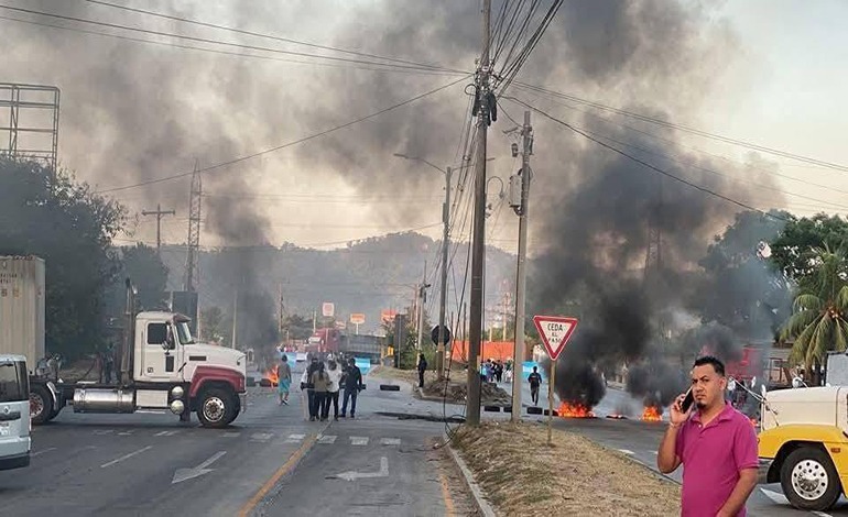 Batalla campal deja heridos y caos en&nbsp;Choloma