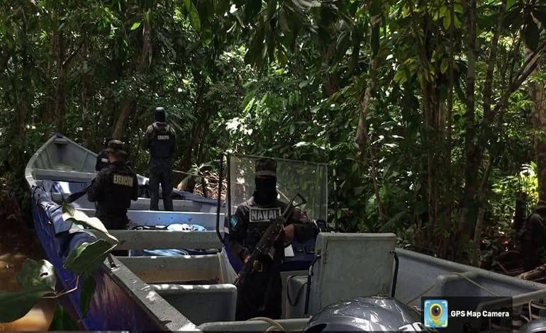 Detiene gasolinera flotante de los&nbsp;“narcos”