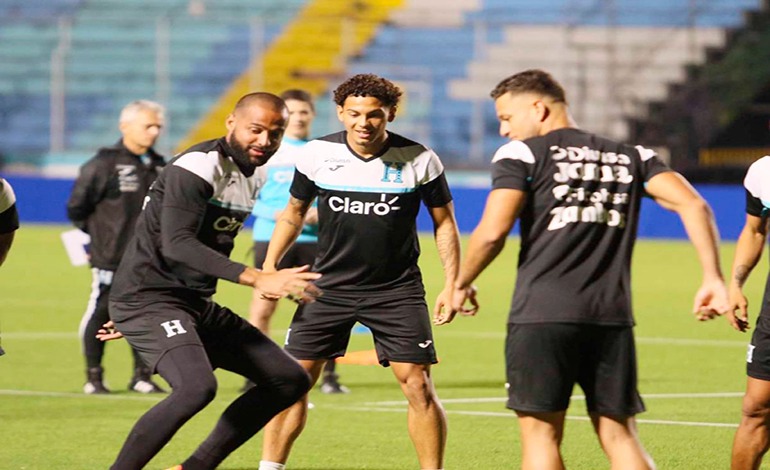 A todo pulmón entrena&nbsp;Honduras