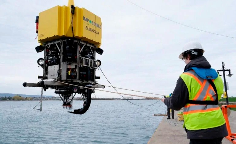 Robot cosecha dentro de un lago en&nbsp;Canadá