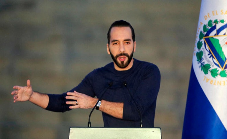 Bukele denuncia en París que desfile de moda glorifica a&nbsp;criminales