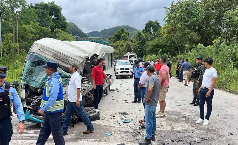 Rastras de la muerte: Conductor y niña en brutal choque – InformandoHN