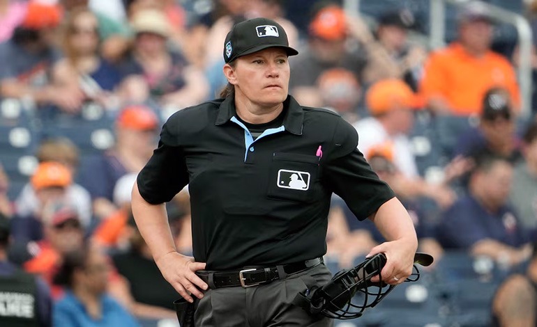 Primera árbitro mujer en la&nbsp;MLB