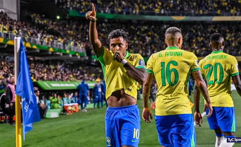 Brasil suma bajas y llama a&nbsp;Vitinho